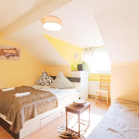 - Savanna Deluxe With Exclusive Design - 75sqm - Location - Terrace With View - Completely Renovated 2024 With Smart Tv & Netflix - Separate Kitchen - Free Parking - Near Airport & Train *